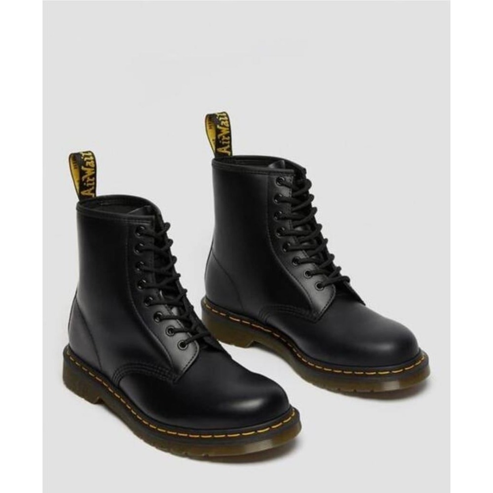 Dr. Martens 1460 W Black Smooth Leather 8-Eye Lace Up Combat Boots Womens 7